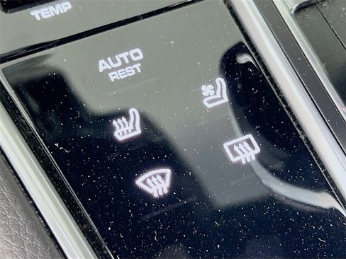 Certified 2023 Porsche Panamera 4 image 23