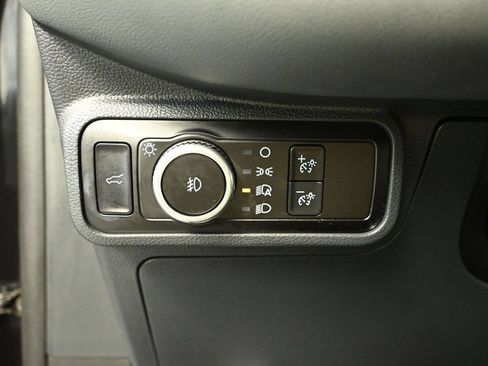 Used 2025 Ford Explorer Active w/ Active Comfort Package AWD/4WD image 31