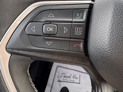 Used 2023 Jeep Grand Cherokee L Laredo AWD/4WD image 28