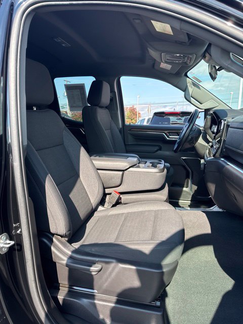 Used 2024 Chevrolet Silverado 1500 RST AWD/4WD image 15