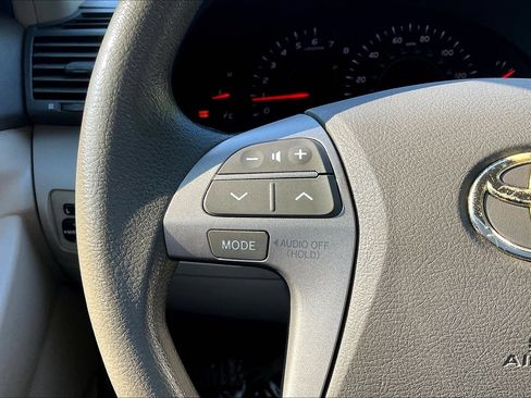 Used 2009 Toyota Camry LE FWD image 11