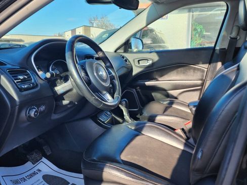 Used 2019 Jeep Compass Latitude FWD image 15