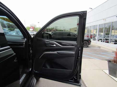 Used 2023 Cadillac Escalade Sport AWD/4WD image 11