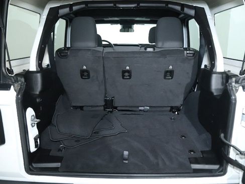 Used 2025 Jeep Wrangler Sport S image 30