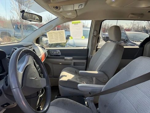 Used 2008 Chrysler Town & Country Touring FWD image 14