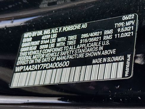 Used 2023 Porsche Cayenne Platinum Edition image 39