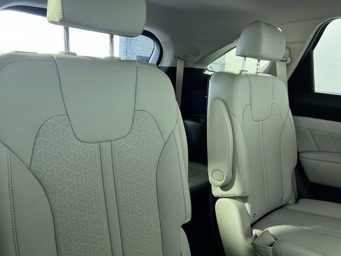 Certified 2023 Kia Sorento SX Prestige w/ Panoramic Sunroof Package image 31