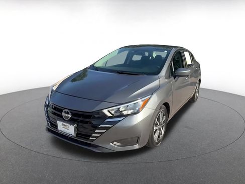 Used 2025 Nissan Versa SV FWD image 7