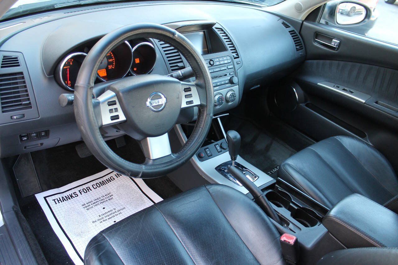 Used 2005 Nissan Altima 3.5 SE w/ (X02) Navigation Pkg FWD image 12