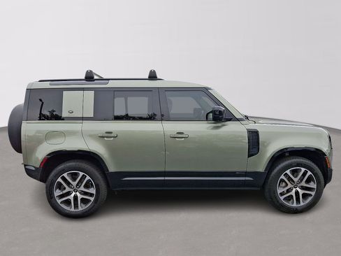 Used 2021 Land Rover Defender 110 X-Dynamic HSE AWD/4WD image 7