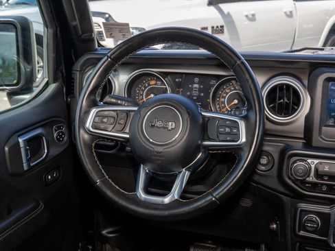 Used 2020 Jeep Wrangler Unlimited Sahara AWD/4WD image 19