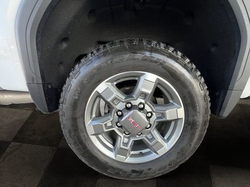 Certified 2025 GMC Sierra 2500 SLT w/ SLT Premium Package image 12