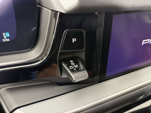 Certified 2025 Porsche Cayenne AWD/4WD image 33