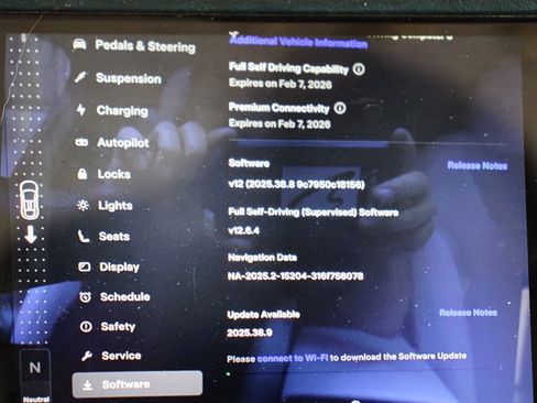 Used 2023 Tesla Model X image 21