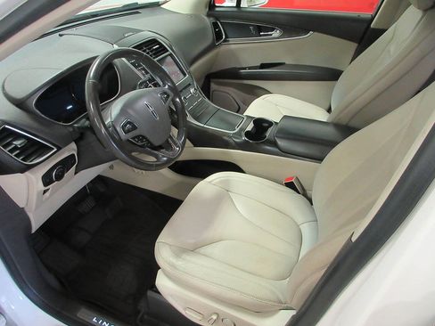 Used 2016 Lincoln MKX Select w/ Select Plus Package FWD image 7