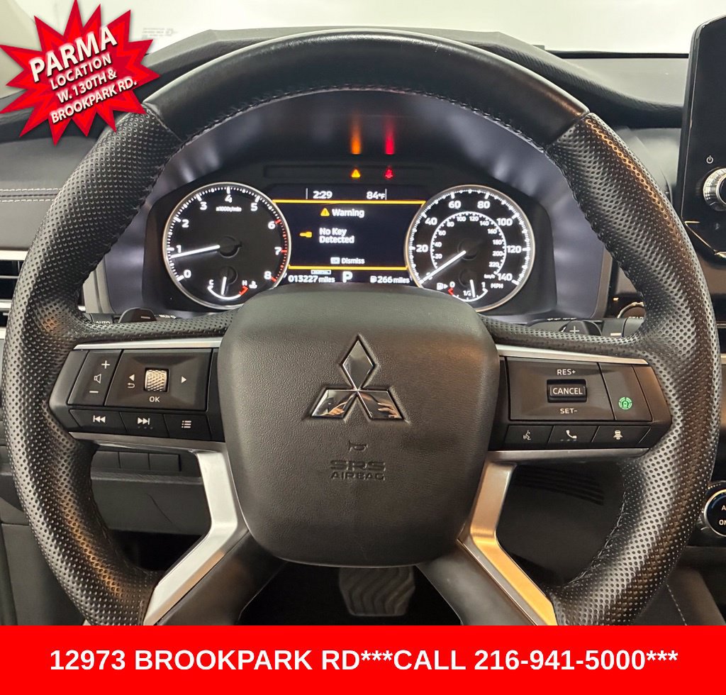 Used 2024 Mitsubishi Outlander FWD image 11