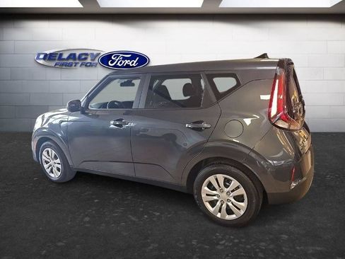 Used 2023 Kia Soul LX FWD image 4