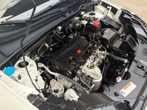 Used 2024 Honda HR-V LX image 29