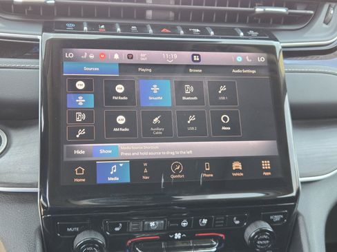 Certified 2023 Jeep Grand Cherokee 4WD 4xe w/ Luxury Tech Group II image 9