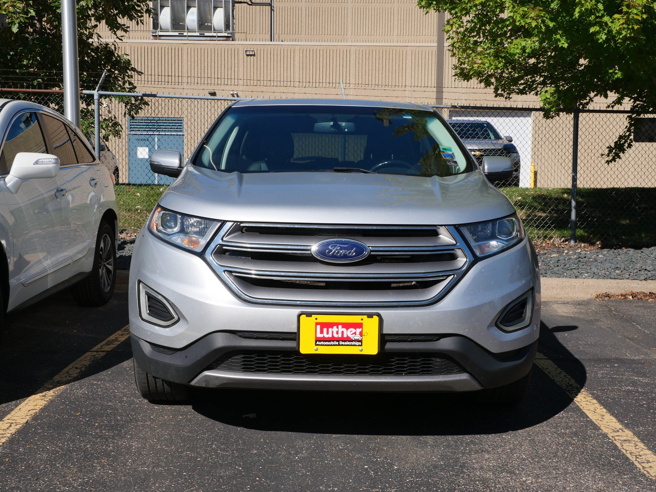 Used 2016 Ford Edge Titanium w/ Technology Package AWD/4WD image 2