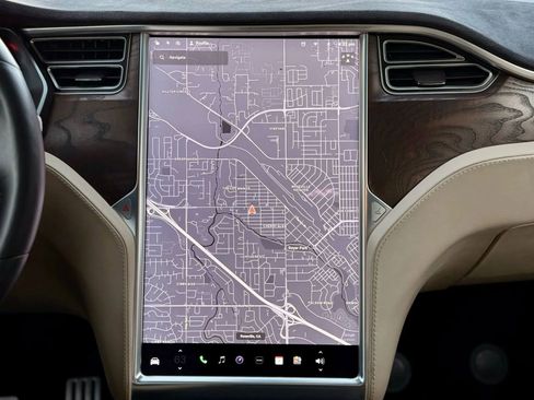 Used 2016 Tesla Model X Performance image 18