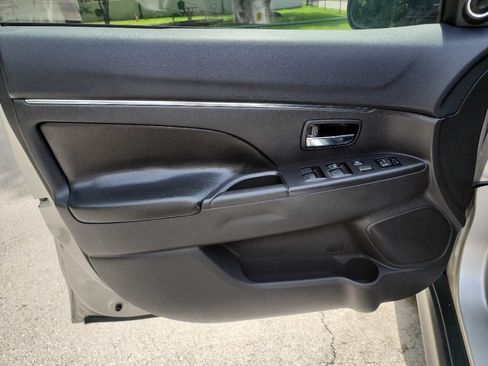 Used 2013 Mitsubishi Outlander Sport SE FWD image 10
