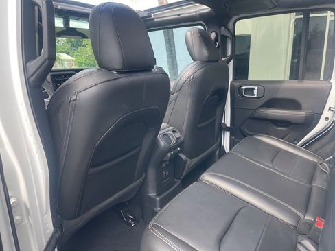 Used 2023 Jeep Wrangler Unlimited Sahara AWD/4WD image 23