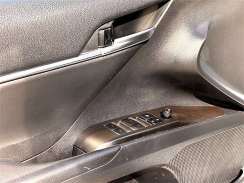Used 2024 Toyota Camry SE w/ Convenience Package image 11