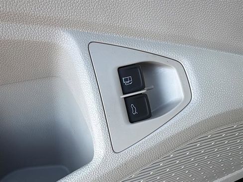 Certified 2024 Volkswagen Jetta SE w/ Panoramic Sunroof Package FWD image 28