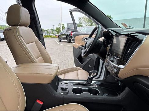 Used 2023 Chevrolet Traverse Premier w/ LPO, Floor Liner Package AWD/4WD image 16