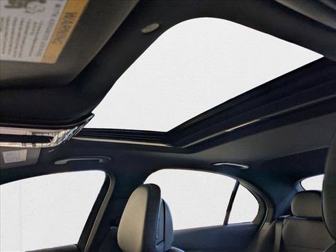 Used 2025 Mercedes-Benz C 300 Sedan image 13