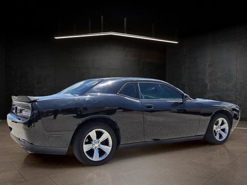 Used 2015 Dodge Challenger SXT RWD image 7
