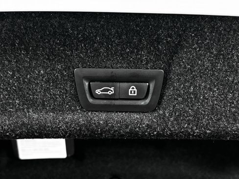 Used 2022 BMW 330i Sedan w/ Driving Assistance Package image 32