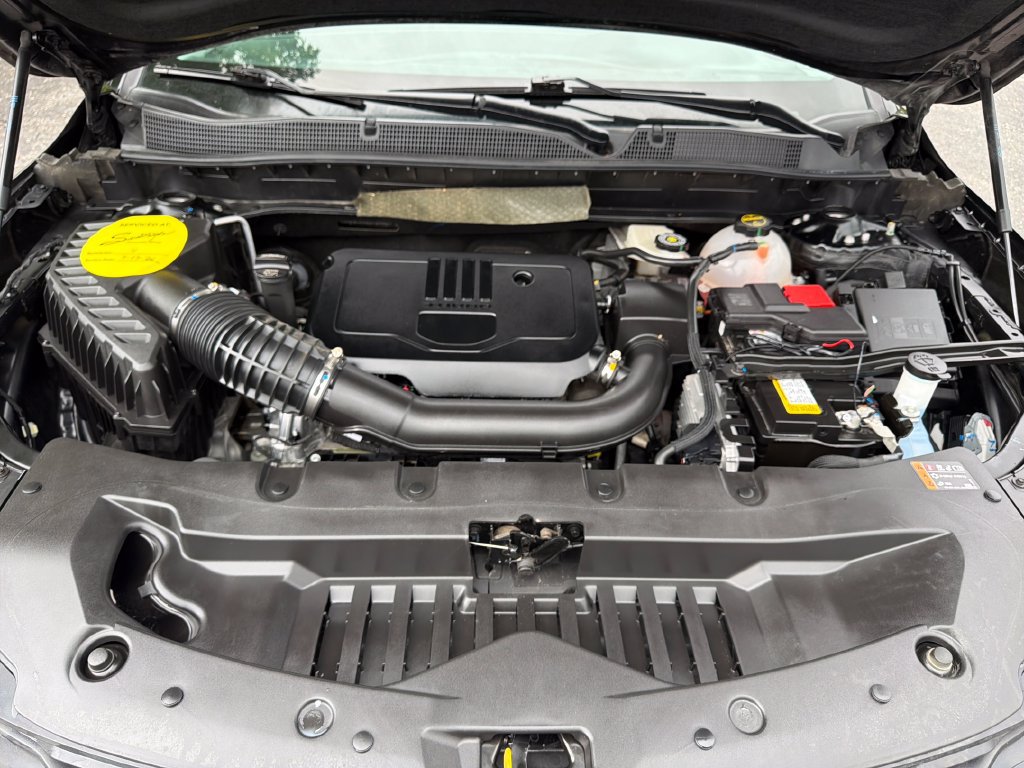 Used 2025 Chevrolet Blazer LT FWD image 26