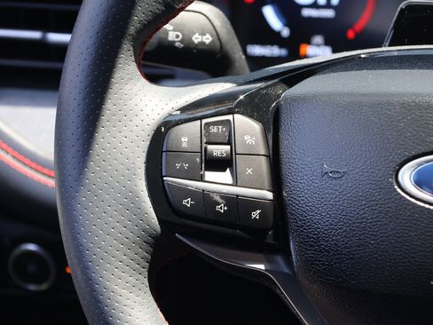 Used 2025 Ford Explorer ST-Line RWD image 18