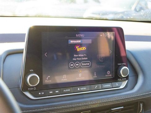 Used 2023 Nissan Rogue SV FWD image 23
