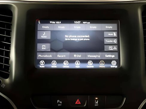 Used 2021 Jeep Cherokee Latitude Plus FWD image 16
