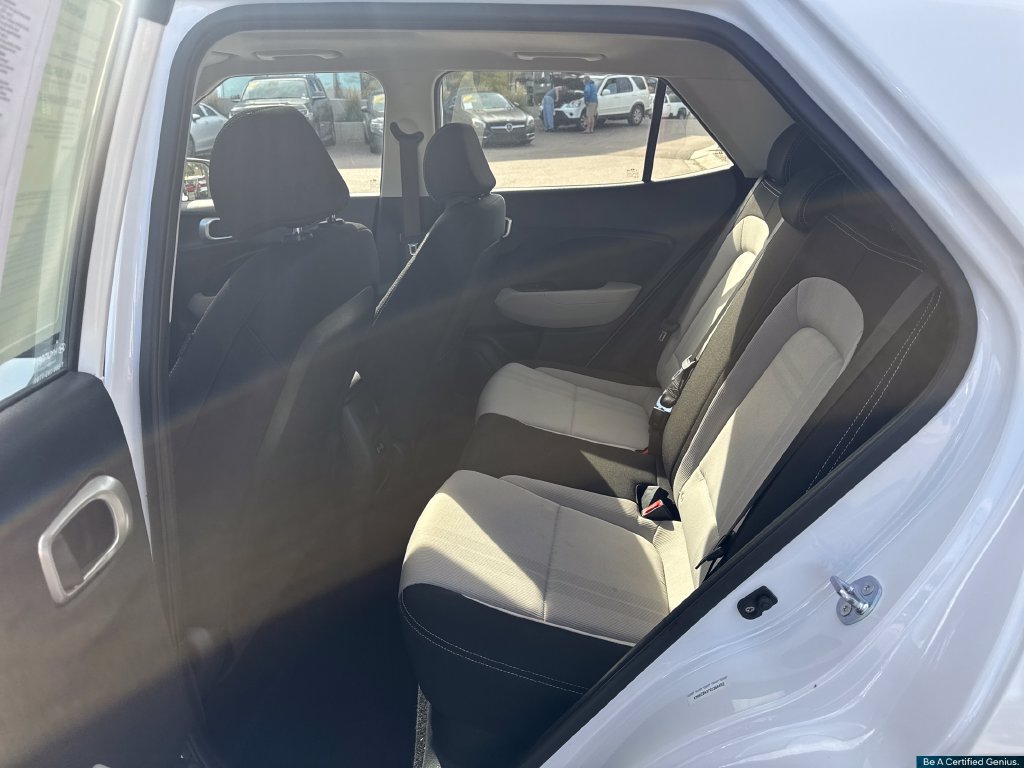 Certified 2025 Hyundai Venue SEL FWD image 45