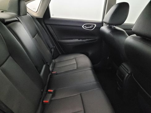 Used 2019 Nissan Sentra SR w/ Premium Package (SR) FWD image 19