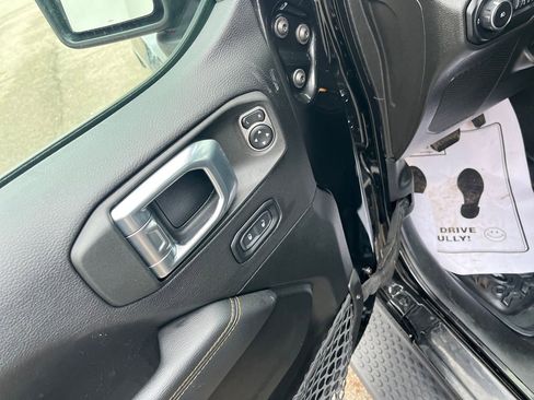 Used 2022 Jeep Wrangler Unlimited Sahara image 13