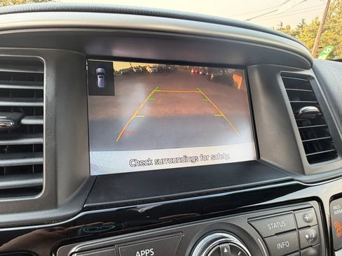 Used 2018 Nissan Pathfinder 4WD image 18