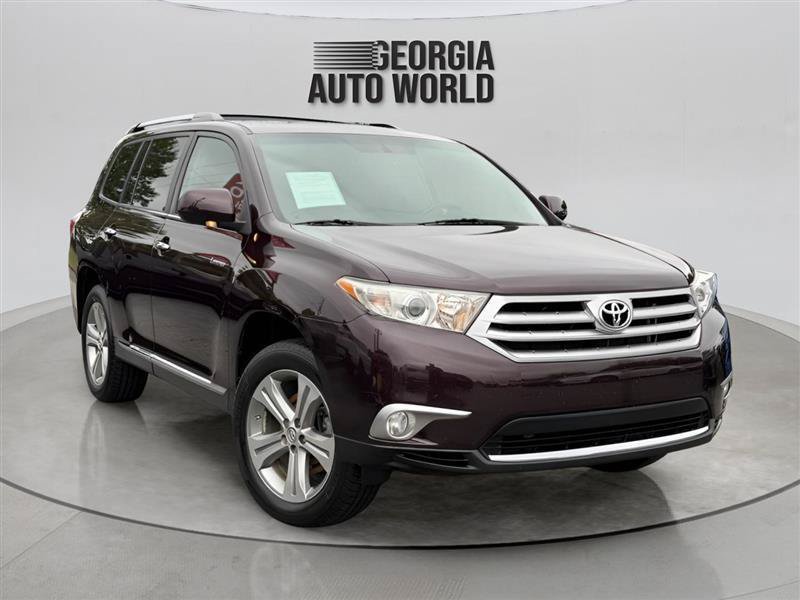 Used 2011 Toyota Highlander Limited w/ Tow Pkg FWD image 2