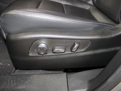 Used 2024 Cadillac XT4 Premium Luxury AWD/4WD image 17