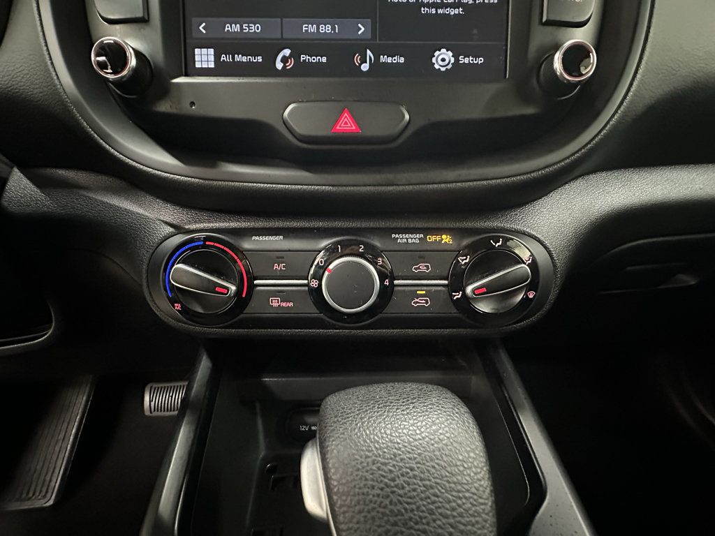 Used 2022 Kia Soul LX FWD image 28