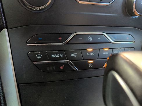Used 2018 Ford Edge SEL w/ Equipment Group 201A AWD/4WD image 24