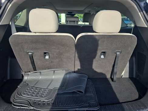 Used 2025 Kia Sorento S w/ Panoramic Sunroof Package FWD image 13