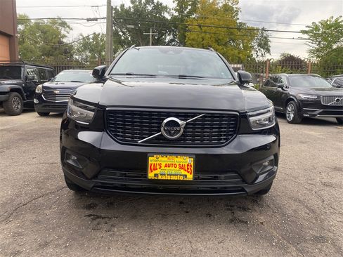 Used 2021 Volvo XC40 T5 R-Design image 14