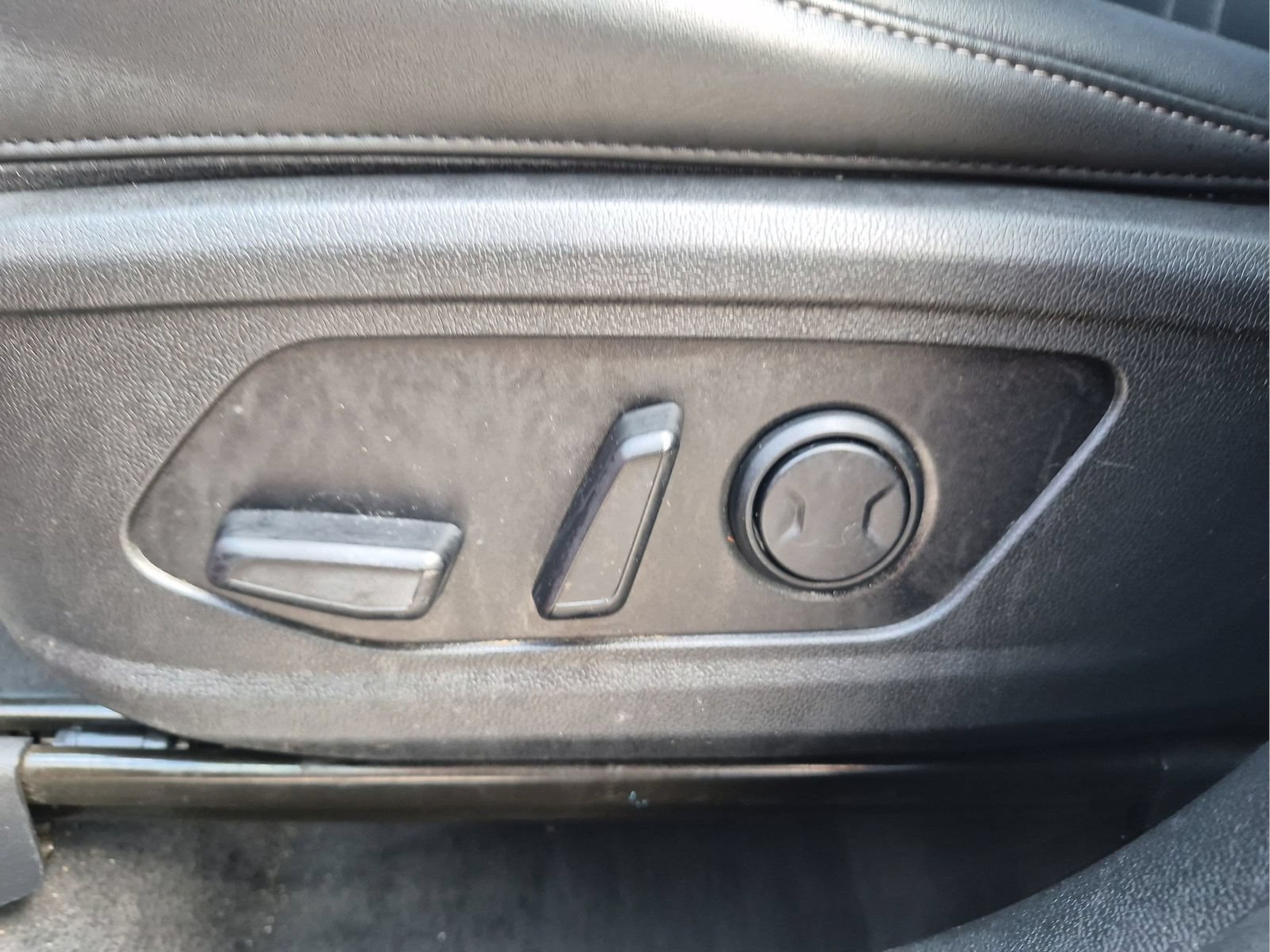 Used 2023 Kia Sorento SX FWD image 14