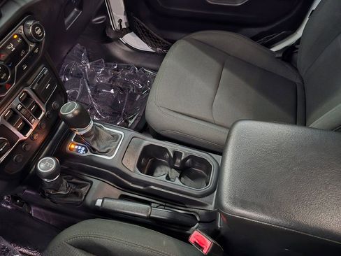 Used 2020 Jeep Gladiator Sport w/ Quick Order Package 24S AWD/4WD image 28