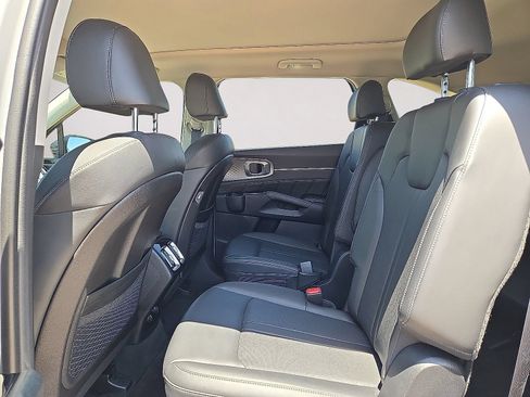 Used 2023 Kia Sorento SX FWD image 15